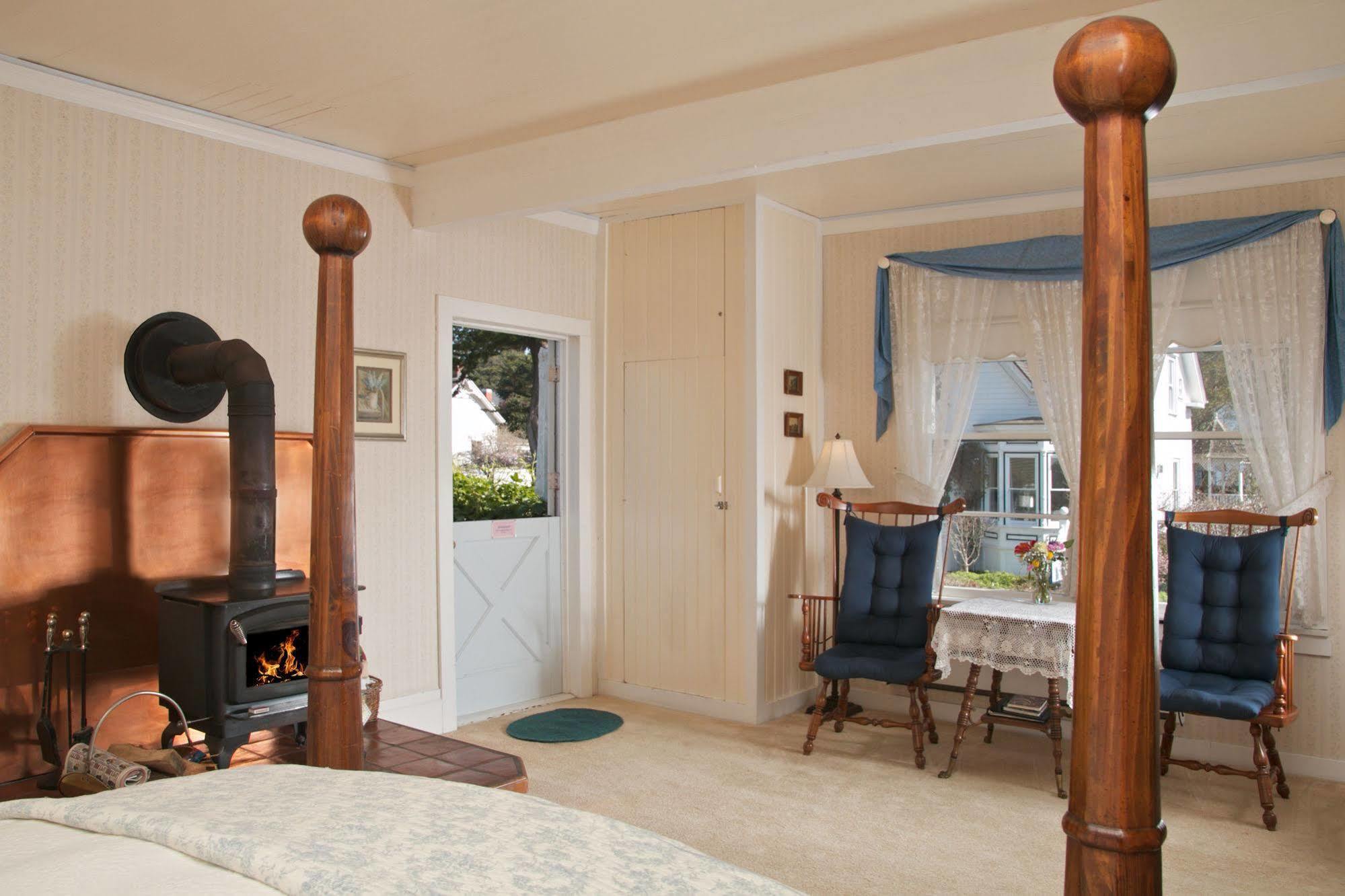 Bed and breakfast Headlands 3*